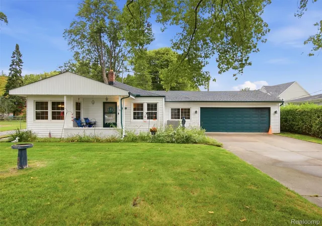 Photo 1 of Sale Pending at 27877 Ponchartrain St, Harrison Township, MI 48045 | MLS# 20261075607 | Listing updated on 2026-10-09