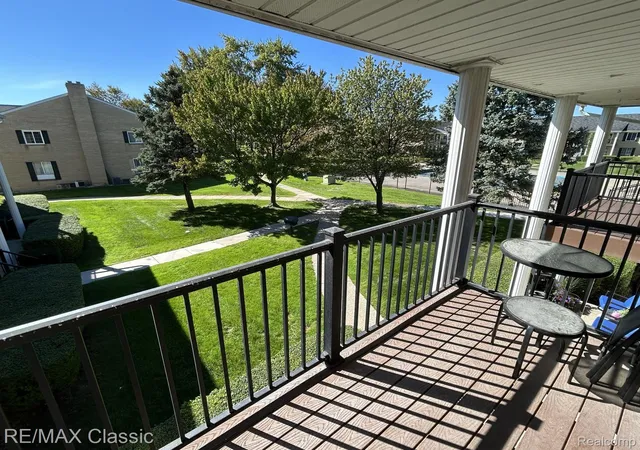 Photo 4 of Condo for sale at 11820 Seaton Dr #F6, Sterling Heights, MI 48312 | MLS# 20261075621 | Listing updated on 2026-10-25