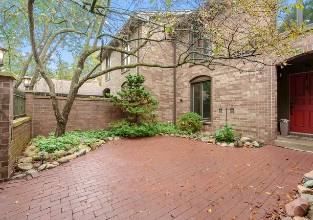 Condo for sale at 3648 Woodcliff Dr, Kalamazoo, MI 49008 | MLS# 66026049856