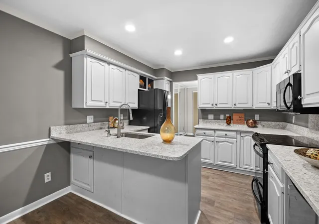 Listing Photo 1 - Condo for sale in building located at 3648 Woodcliff Dr, Kalamazoo, MI 49008
