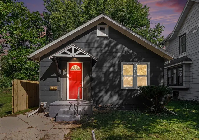 Photo 1 of Sale Pending at 702 Fenimore Ave, Kalamazoo, MI 49048 | MLS# 66026049871 | Listing updated on 2026-10-26