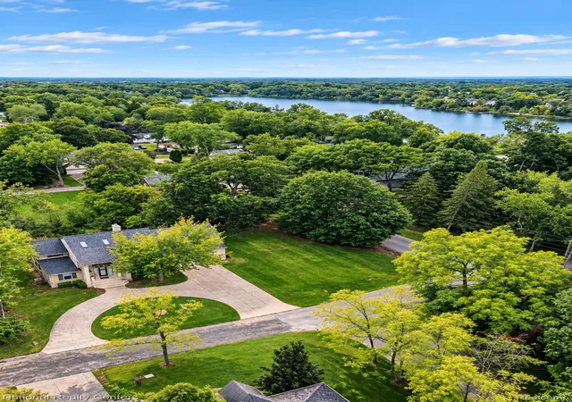 Photo 3 of Single family home for sale at 5612 Stanhope St, West Bloomfield, MI 48322 | MLS# 20261075643 | Listing updated on 2026-10-18