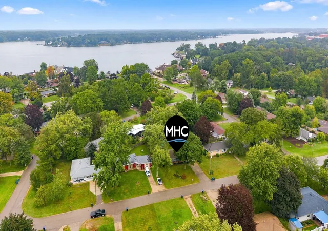 Photo 3 of Single family home for sale at 815 W 24th Street, Holland, MI 49423 | MLS# 71026049878 | Listing updated on 2026-10-21