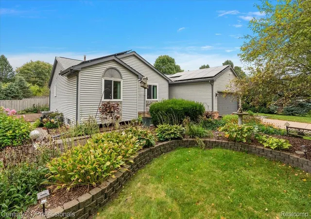 Photo 2 of Single family home for sale at 4713 Desert Brg Ct, Highland, MI 48356 | MLS# 20261075652 | Listing updated on 2026-10-20