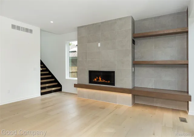 Photo 2 of Single family home for sale at 1821 Clifton Ave, Royal Oak, MI 48073 | MLS# 20261075670 | Listing updated on 2026-10-10