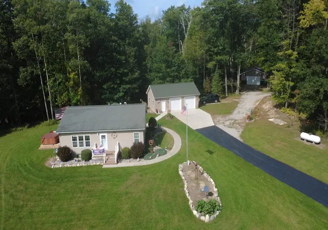 Photo 2 of Single family home for sale at 797 Kenyon Rd, Lupton, MI 48635 | MLS# 77080073688 | Listing updated on 2026-10-05