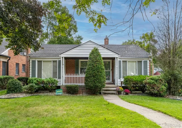 Photo 1 of Single family home for sale at 9665 Arcola St, Livonia, MI 48150 | MLS# 20261075700 | Listing updated on 2026-10-18