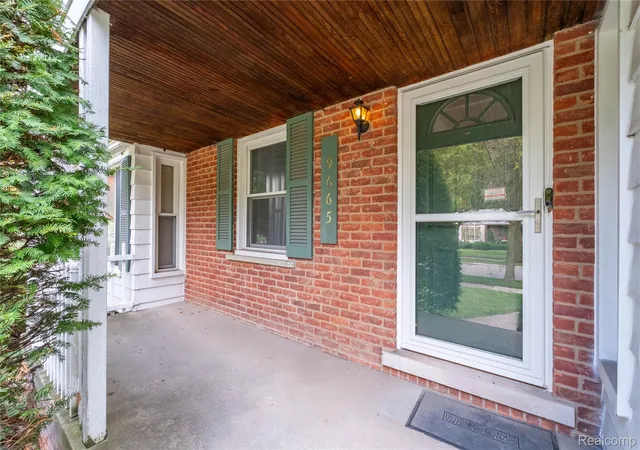 Photo 3 of Single family home for sale at 9665 Arcola St, Livonia, MI 48150 | MLS# 20261075700 | Listing updated on 2026-10-18