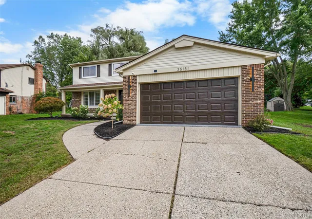 Photo 3 of Single family home for sale at 35181 Valley Frg Dr, Farmington Hills, MI 48331 | MLS# 20261075717 | Listing updated on 2026-10-18