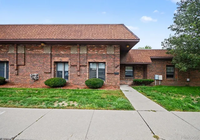 Photo 3 of Condo for sale at 22767 Garfield St #16, Saint Clair Shores, MI 48082 | MLS# 20261075729 | Listing updated on 2026-10-15