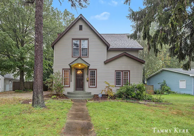Photo 1 of Single family home for sale at 826 Phoenix St, South Haven, MI 49090 | MLS# 71026049942 | Listing updated on 2026-10-16