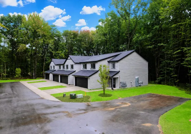Photo 2 of Condo for sale at 17226 Roosevelt Rd, Spring Lake, MI 49456 | MLS# 71026049952 | Listing updated on 2026-10-09