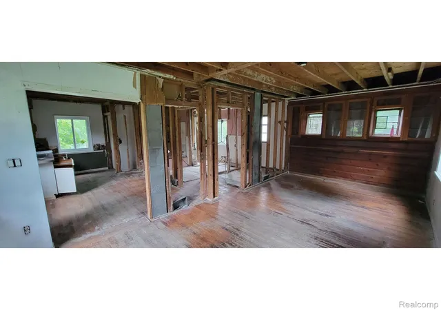 Photo 2 of Single family home for sale at 28391 Rollcrest Rd, Farmington Hills, MI 48334 | MLS# 20261075749 | Listing updated on 2026-10-05