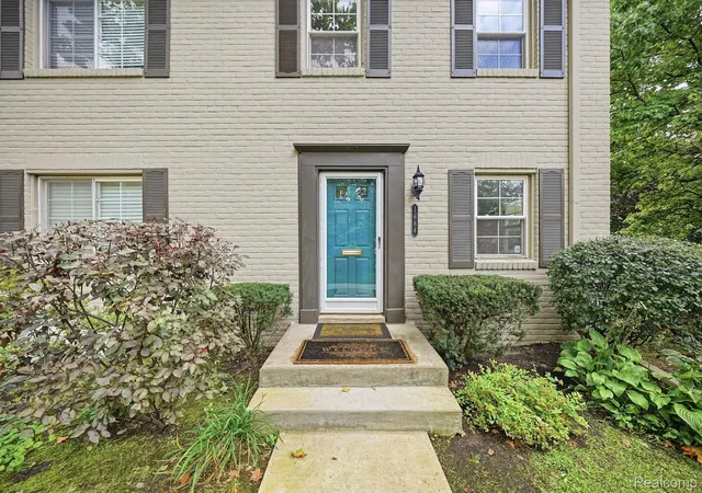 Photo 2 of Condo for sale at 1684 Graefield Rd #60, Birmingham, MI 48009 | MLS# 20261075756 | Listing updated on 2026-10-20