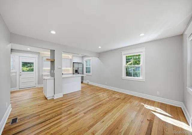 Photo 3 of Condo for sale at 1684 Graefield Rd #60, Birmingham, MI 48009 | MLS# 20261075756 | Listing updated on 2026-10-20