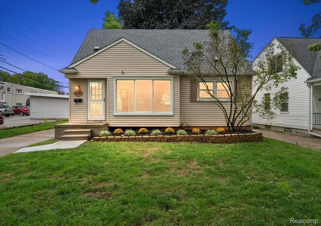 Photo 1 of Single family home for sale at 317 Walnut Ave, Royal Oak, MI 48073 | MLS# 20261075758 | Listing updated on 2026-10-14