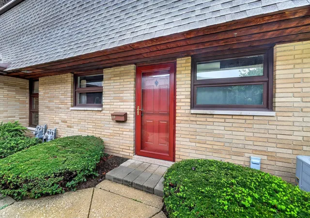 Photo 2 of Condo for sale at 2727 S Lakeshore Dr #f23, Saint Joseph, MI 49085 | MLS# 69026049987 | Listing updated on 2026-10-28