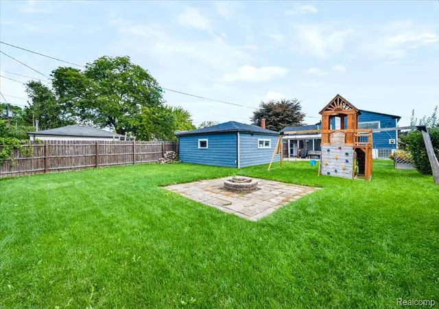Photo 2 of Single family home for sale at 31215 Nelson Dr, Warren, MI 48088 | MLS# 20261075781 | Listing updated on 2026-10-12