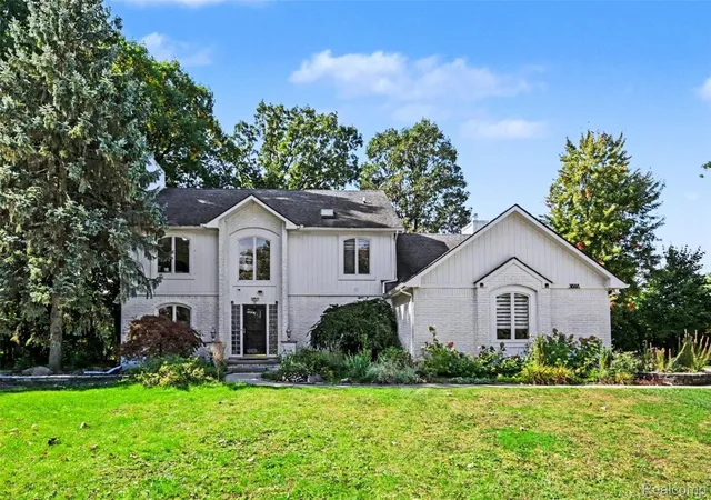 Photo 1 of Single family home for sale at 31888 Bristol Ln, Farmington Hills, MI 48334 | MLS# 20261075791 | Listing updated on 2026-10-19