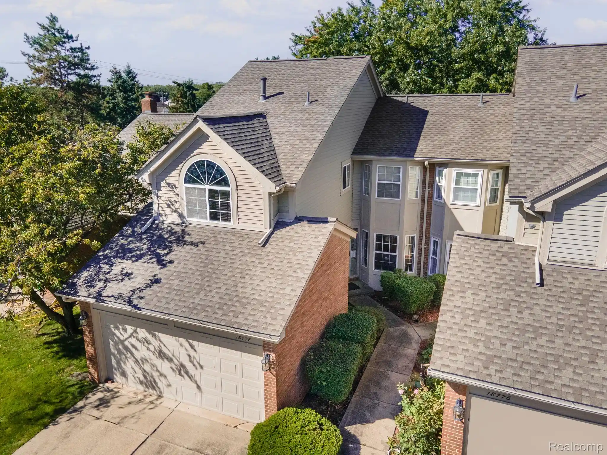 Listing Photo 1 - Condo for sale in 18778 Hilltop Cir located at 18778 Hilltop Cir, Riverview, MI 48193 - Unit #112