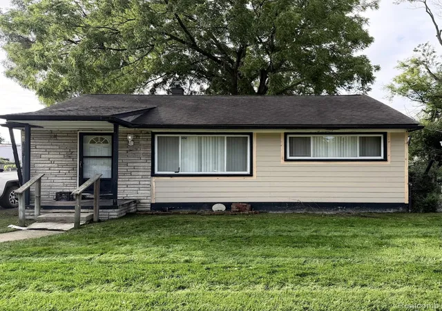 Photo 1 of Single family home for sale at 3720 Alvina Ave, Warren, MI 48091 | MLS# 20261075802 | Listing updated on 2026-10-19