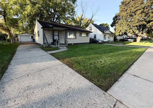 Photo 2 of Single family home for sale at 3720 Alvina Ave, Warren, MI 48091 | MLS# 20261075802 | Listing updated on 2026-10-19
