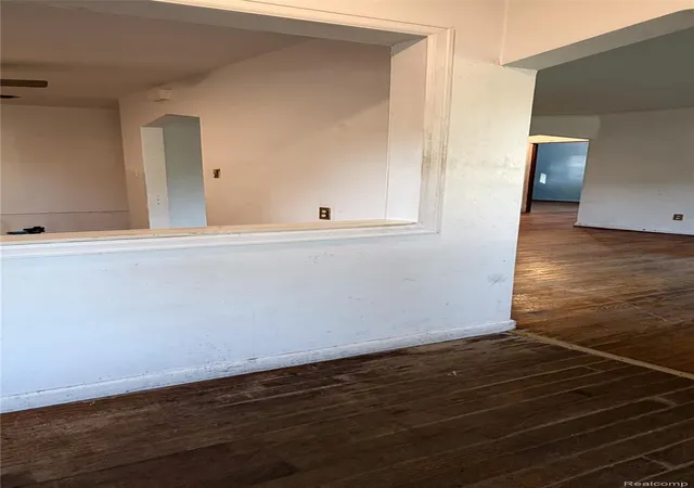 Photo 3 of Single family home for sale at 3720 Alvina Ave, Warren, MI 48091 | MLS# 20261075802 | Listing updated on 2026-10-19