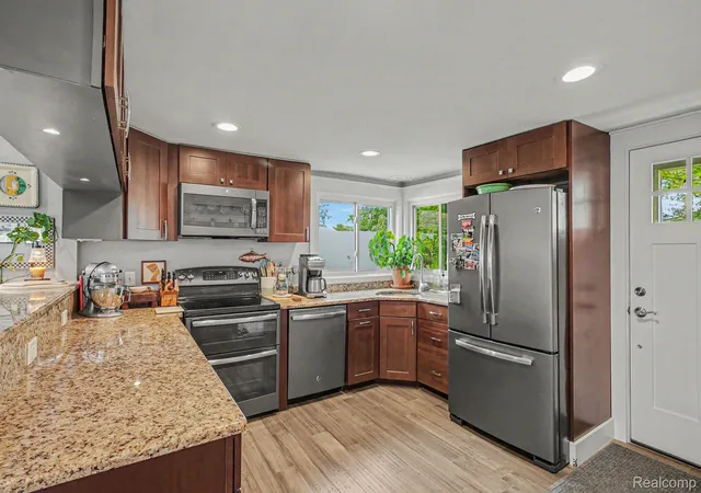 Photo 3 of Single family home for sale at 9403 Linck Dr, Pinckney, MI 48169 | MLS# 20261075811 | Listing updated on 2026-10-11