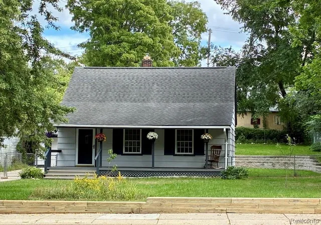 Photo 2 of Single family home for sale at 2551 Platt Rd, Ann Arbor, MI 48104 | MLS# 20261075813 | Listing updated on 2026-10-11