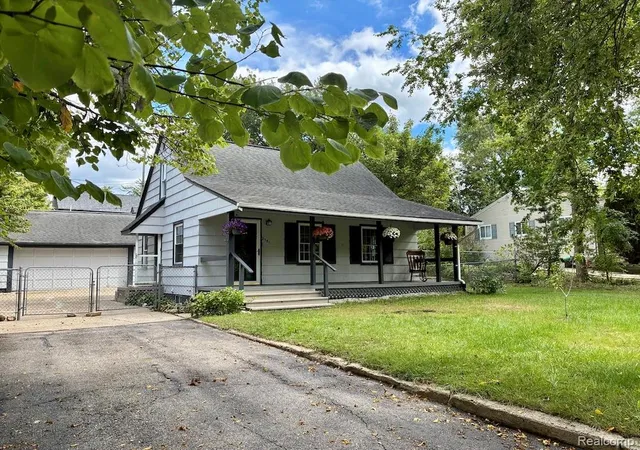 Photo 3 of Single family home for sale at 2551 Platt Rd, Ann Arbor, MI 48104 | MLS# 20261075813 | Listing updated on 2026-10-11
