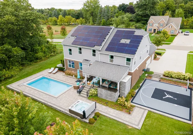 Single family home for sale at 258 Westbrooke Dr, Oakland, MI 48363 | MLS# 20261075822