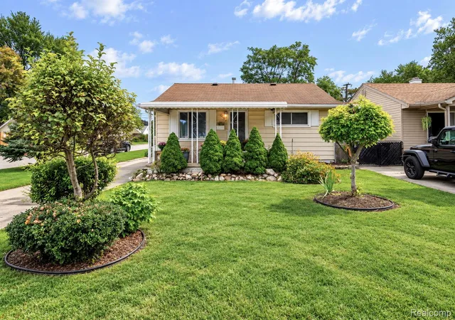Photo 1 of Sale Pending at 6021 Mayfair St, Taylor, MI 48180 | MLS# 20261075824 | Listing updated on 2026-10-17