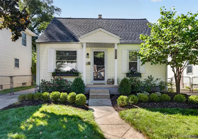 Photo 2 of Single family home for sale at 1110 Bauman Ave, Royal Oak, MI 48073 | MLS# 20261075826 | Listing updated on 2026-10-11