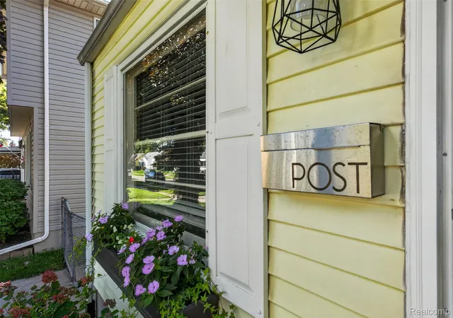 Photo 3 of Single family home for sale at 1110 Bauman Ave, Royal Oak, MI 48073 | MLS# 20261075826 | Listing updated on 2026-10-11