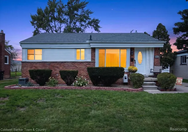 Photo 1 of Sale Pending at 29100 Elmira St, Livonia, MI 48150 | MLS# 20261075829 | Listing updated on 2026-10-13