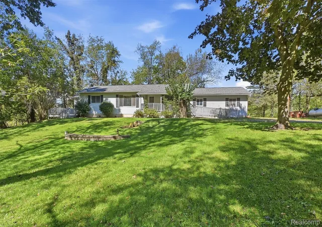 Photo 1 of Single family home for sale at 4238 Norton Rd, Howell, MI 48843 | MLS# 20261075838 | Listing updated on 2026-10-06