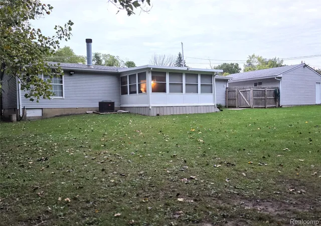 Photo 2 of Single family home for sale at 1370 S Graham Rd, Flint, MI 48532 | MLS# 20261075851 | Listing updated on 2026-10-06