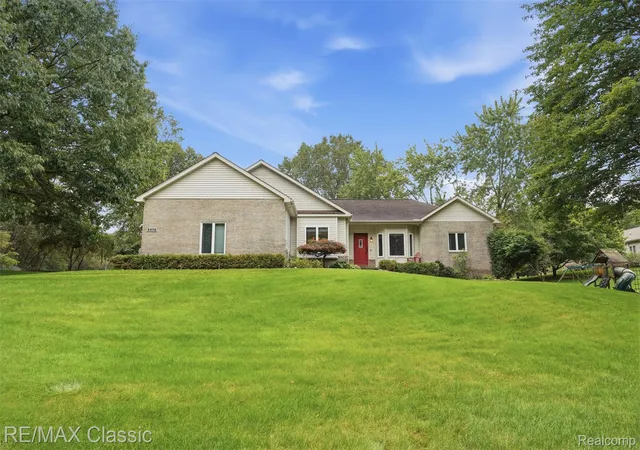 Photo 1 of Sale Pending at 5472 E Alyssa Ct, White Lake, MI 48383 | MLS# 20261075854 | Listing updated on 2026-10-20