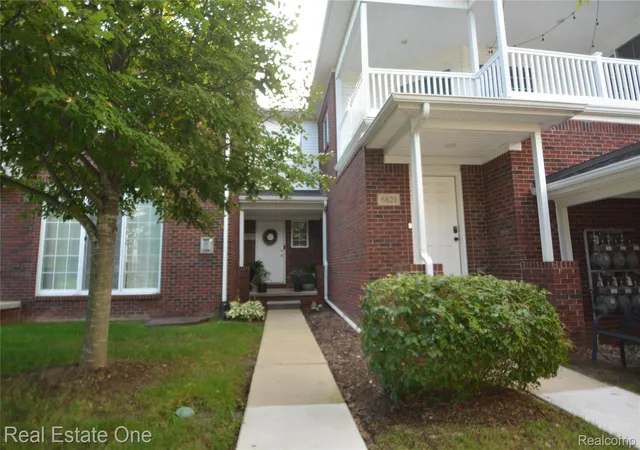 Photo 1 of Condo for sale at 6825 Boulder Pointe Dr #32, Washington, MI 48094 | MLS# 20261075861 | Listing updated on 2026-10-11