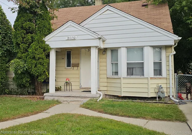 Photo 1 of Sale Pending at 26150 Hanover St, Dearborn Heights, MI 48125 | MLS# 20261075873 | Listing updated on 2026-10-15