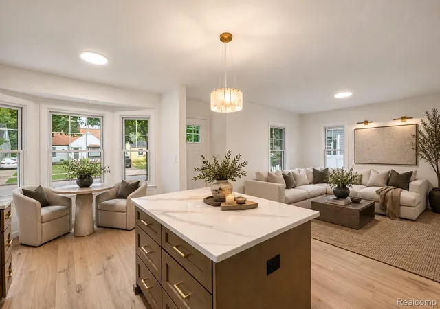 Photo 1 of Sale Pending at 1035 N Vermont Ave, Royal Oak, MI 48067 | MLS# 20261075888 | Listing updated on 2026-10-11