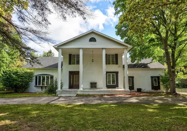 Photo 1 of Sale Pending at 3298 Foss Dr, Saginaw, MI 48603 | MLS# 60050222368 | Listing updated on 2026-10-22