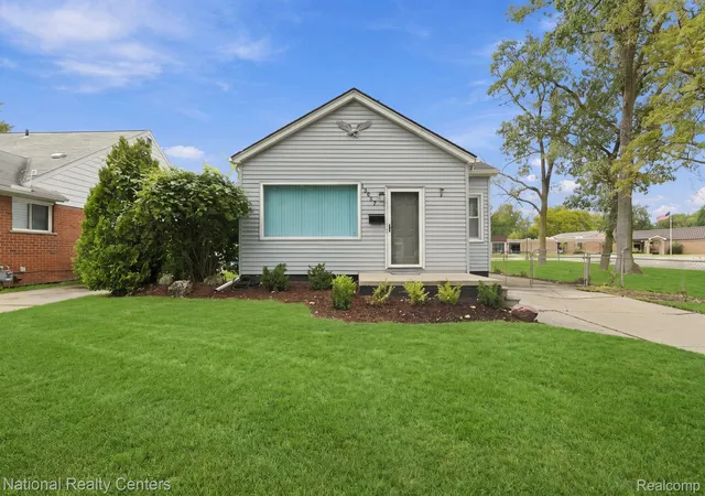 Photo 1 of Single family home for sale at 13957 Berwyn, Redford, MI 48239 | MLS# 20261075900 | Listing updated on 2026-10-10