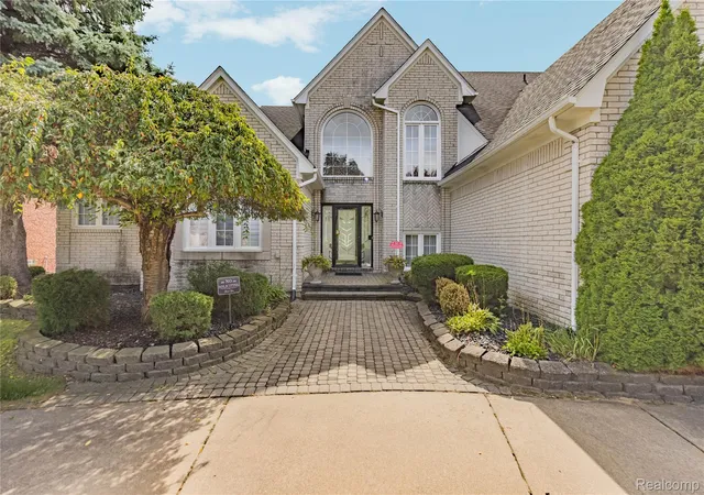 Photo 3 of Single family home for sale at 4830 Homestead Dr, Sterling Heights, MI 48314 | MLS# 20261075913 | Listing updated on 2026-10-21