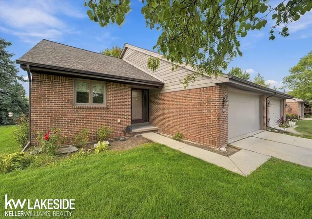 Photo 3 of Condo for sale at 45491 Meadows Sq, Macomb, MI 48044 | MLS# 58050222376 | Listing updated on 2026-10-08