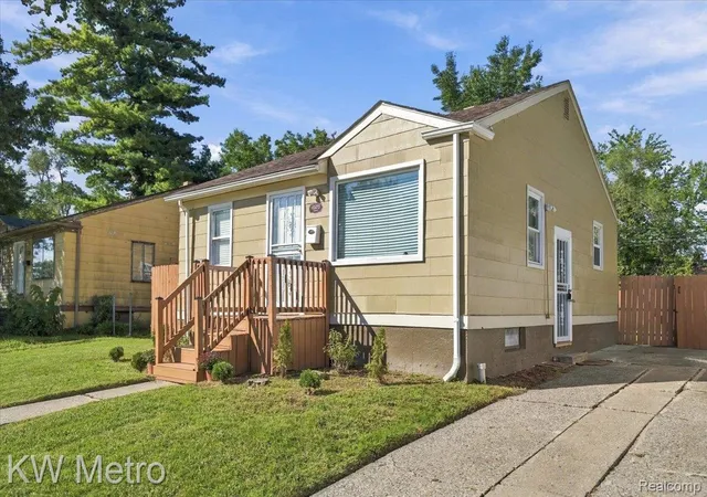 Photo 3 of Single family home for sale at 18475 Caldwell St, Detroit, MI 48234 | MLS# 20261075921 | Listing updated on 2026-10-08