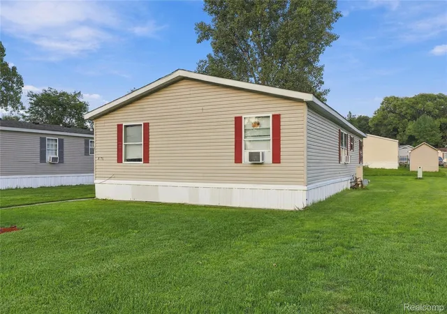 Photo 2 of Single family home for sale at 5203 John R Dr, Grand Blanc Charter Township Genesee, MI 48507 | MLS# 20261075926 | Listing updated on 2026-10-24