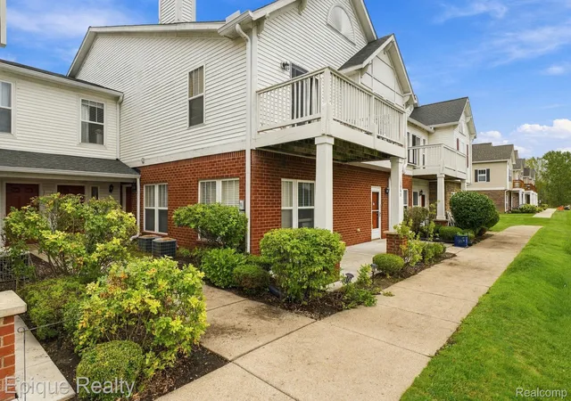 Photo 2 of Condo for sale at 1661 Welland St, Howell City Livingston, MI 48855 | MLS# 20261075944 | Listing updated on 2026-10-10