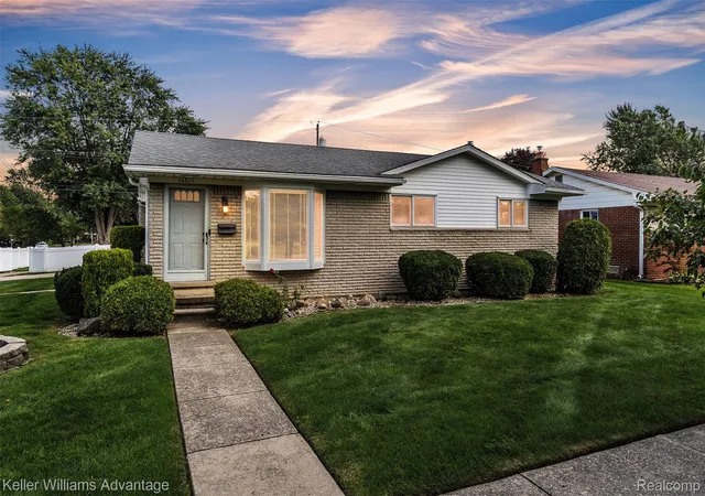 Photo 3 of Single family home for sale at 14815 Maywood St, Southgate, MI 48195 | MLS# 20261075947 | Listing updated on 2026-10-12