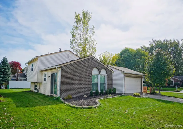 Photo 2 of Single family home for sale at 6116 Winter Dr, Canton, MI 48187 | MLS# 20261075953 | Listing updated on 2026-10-17